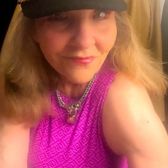 Meet your Posh Ambassador, Michelle - Picture 8 of 8